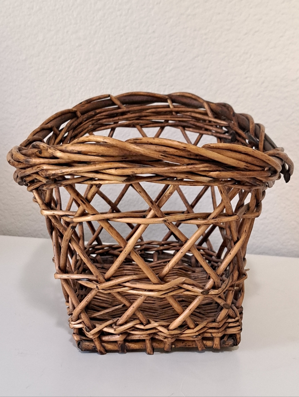 Decorative Open Weave Basket (apples not included) - Picture 3 of 10